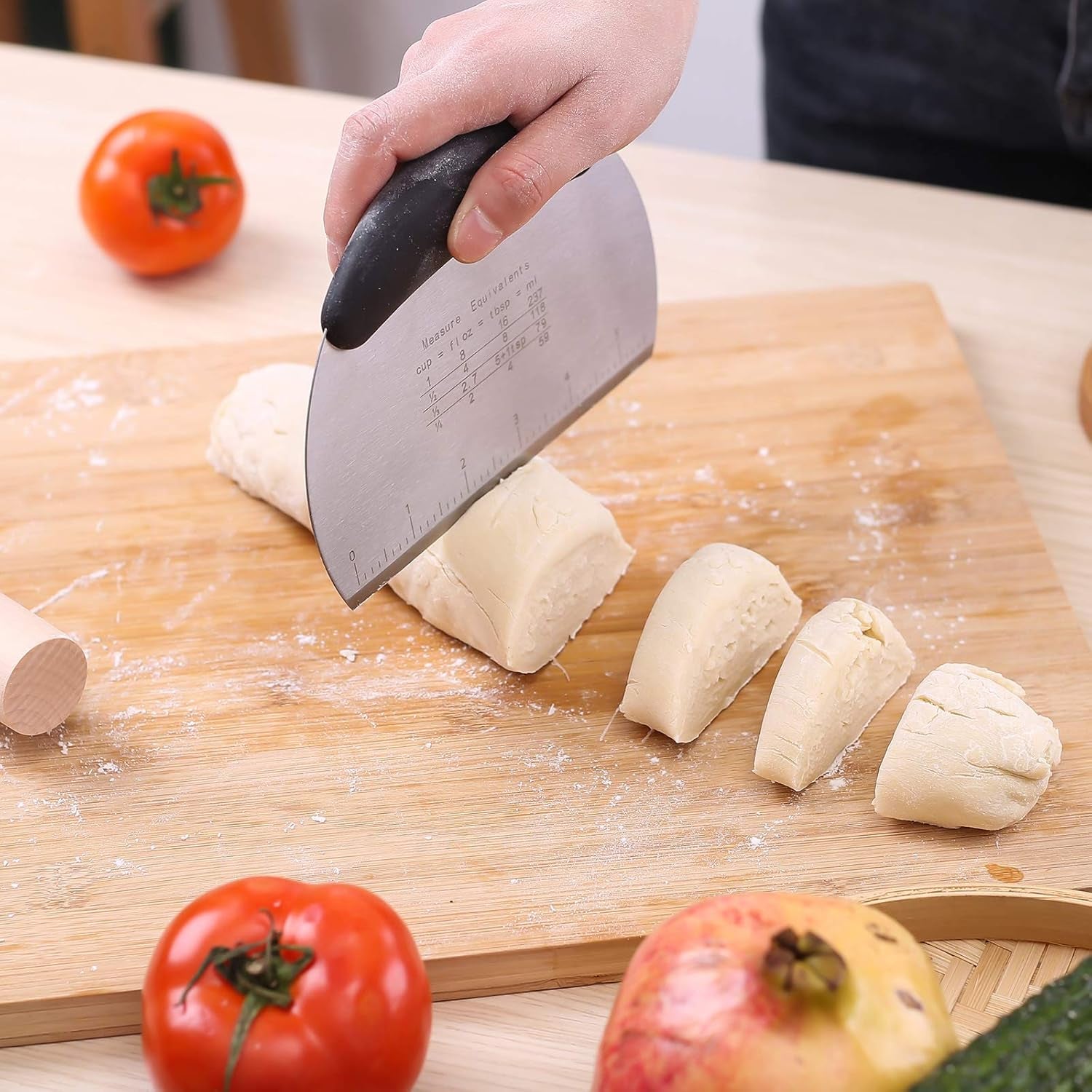 1 Pcs Dough Pastry Scraper Chopper/Stainless Steel Dough Scraper Cutter with Ergonomic Rubber Non-Slip Grip/Dough Scraper Cutter/Pro Pastry Pizza Cutter Chopper (Green)